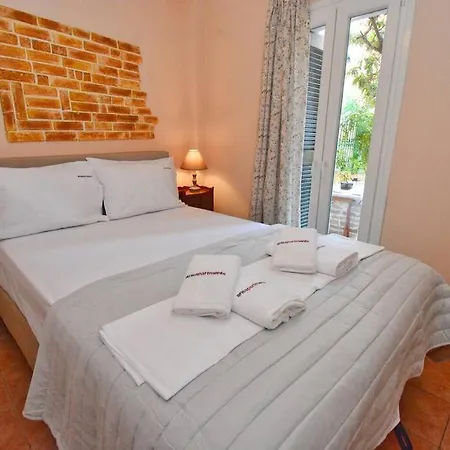 Kampielos Homes - Shared Garden * Corfu (city)