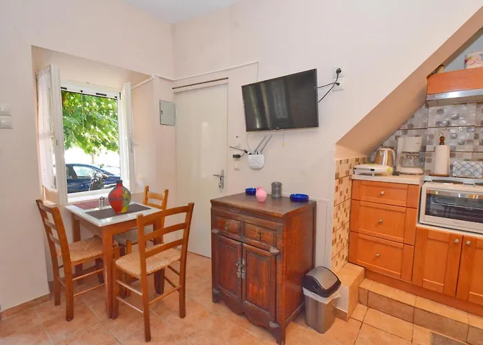 Kampielos Homes - Shared Garden Apartamento