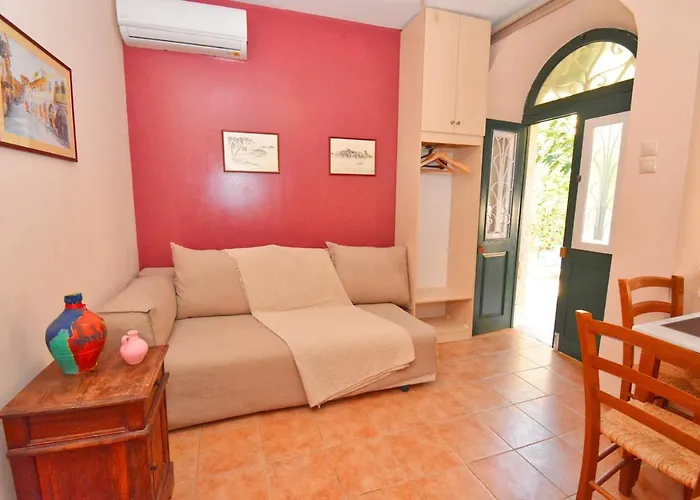 Kampielos Homes - Shared Garden