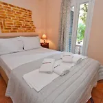 Kampielos Homes - Shared Garden * Corfu (city)